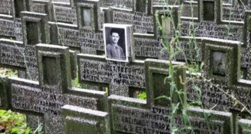 ΘΥΣΙΑ ΓΙΑ ΤΑ ΙΔΑΝΙΚΑ ΤΗΣ ΑΡΙΣΤΕΡΑΣ